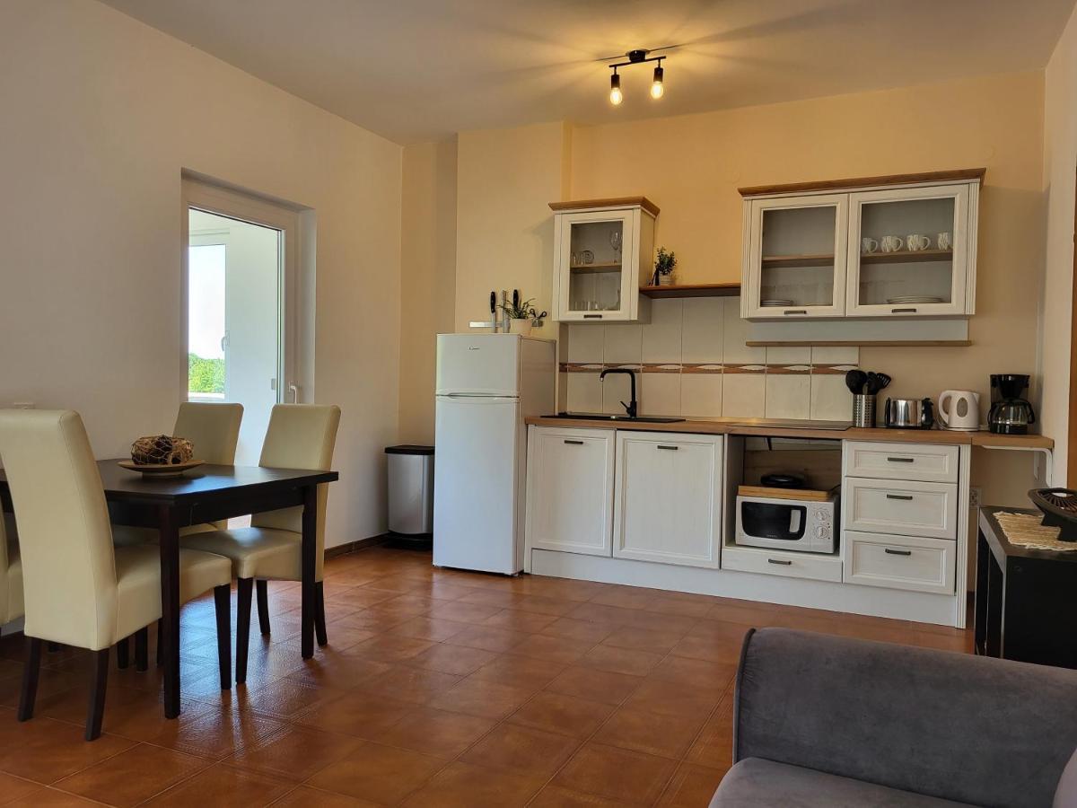 Villa Salvia Rooms And Apartments Ровин Екстериор снимка