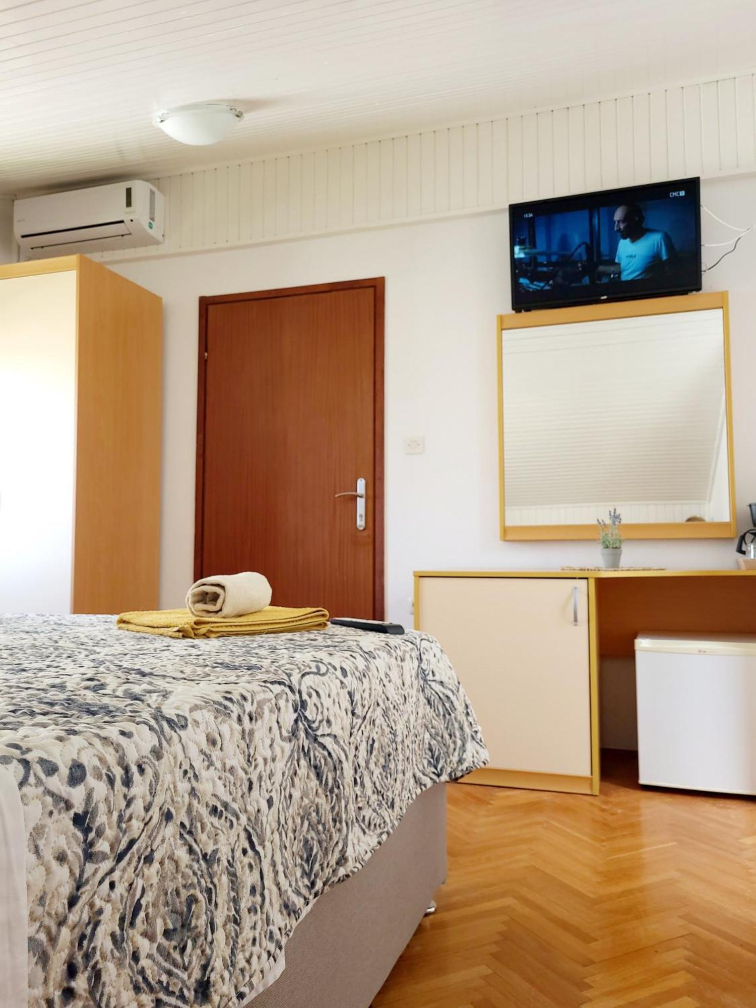 Villa Salvia Rooms And Apartments Ровин Екстериор снимка